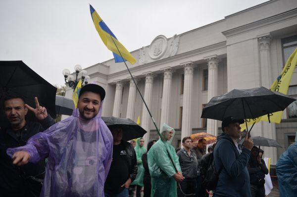 Пикет водителей машин еврономера Участники акции требуют либерализации разтаможки автомобилей на иностранной регистрации Пикет водителей машин еврономера Участники акции требуют либерализации разтаможки автомобилей на иностранной регистрации