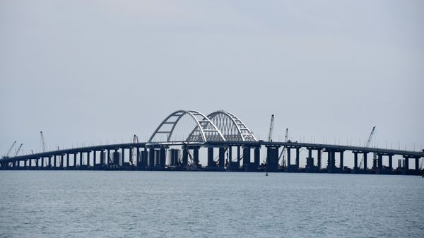 В Керчи освятили Крымский мост В Керчи освятили Крымский мост