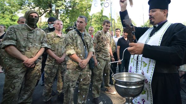 Проводы бойцов батальона нацгвардии Шахтерск в Киеве в зону силовой операции