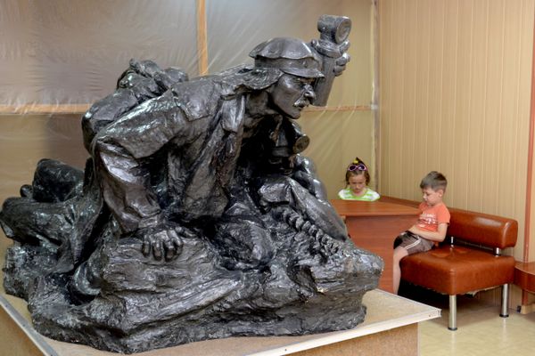 памятник скульпура шатер памятник скульпура шатер