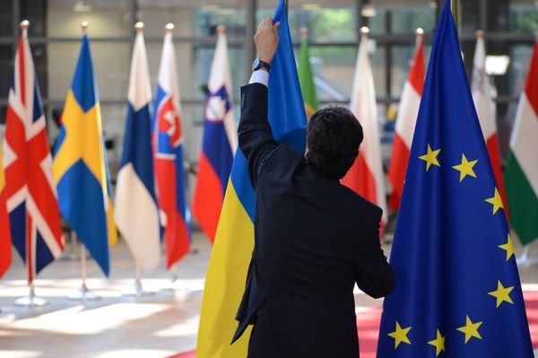 Подготовка к встрече президента Украины Петра Порошенко с председателем Европейского совета Дональдом Туском Подготовка к встрече президента Украины Петра Порошенко с председателем Европейского совета Дональдом Туском