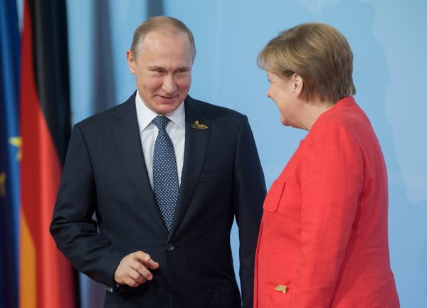 Президент РФ Владимир Путин и канцлер Германии Ангела Меркель