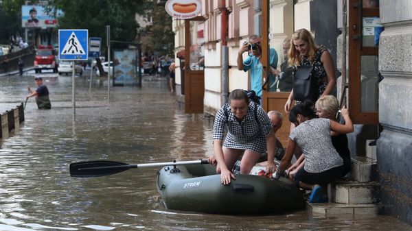 Последствия сильного дождя во Львове