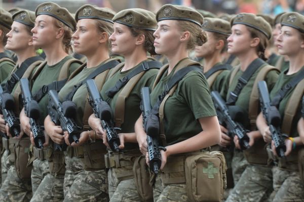 Репетиция парад ВСУ женщины