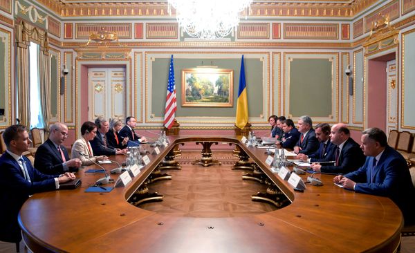 Президент Украины П. Порошенко встретился с помощником президента США Д. Болтоном Президент Украины П. Порошенко встретился с помощником президента США Д. Болтоном