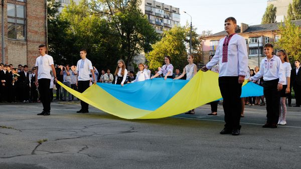Начало учебного года в школах Украины Начало учебного года в школах Украины