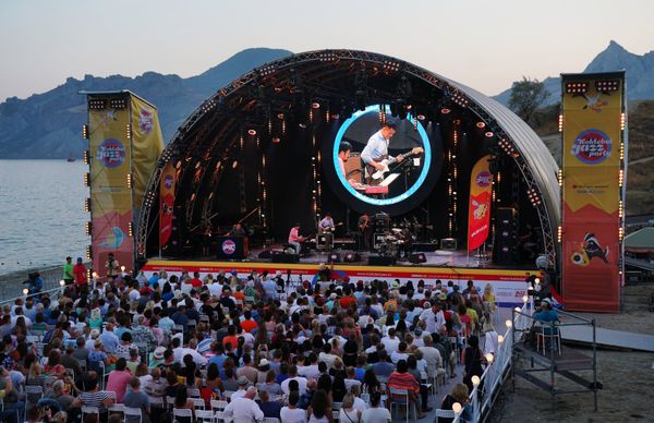 16-й международный музыкальный фестиваль Koktebel Jazz Party. День второй 16-й международный музыкальный фестиваль Koktebel Jazz Party. День второй