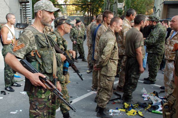 Пленные украинские военные вывезены из окружения под Иловайском