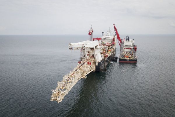 Укладка газопровода Северный поток - 2 в Финском заливе