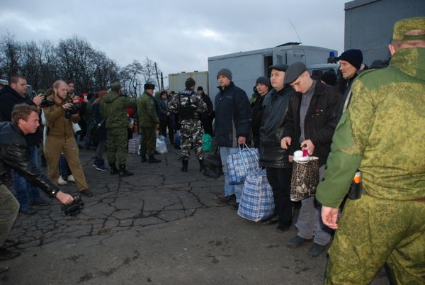 Обмен военнопленными между ДНР, ЛНР и Украиной в Донецкой области Обмен военнопленными между ДНР, ЛНР и Украиной в Донецкой области