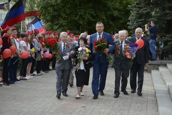 День освобождения Донбасса возложение цветов