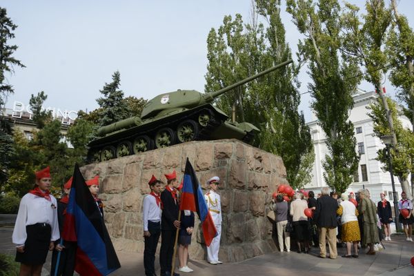 День освобождения Донбасса возложение цветов