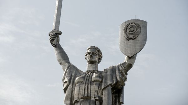«Родина-мать»