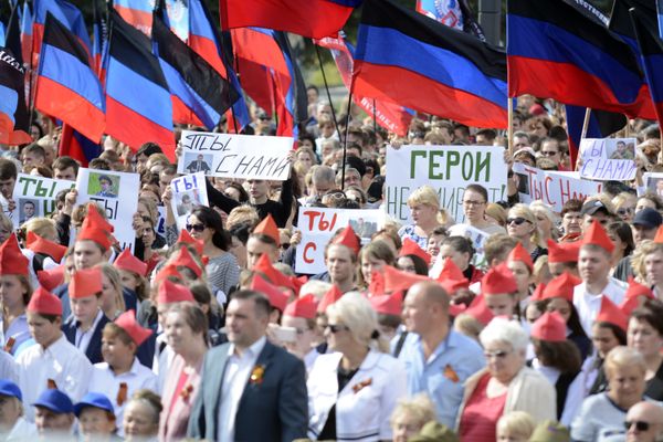 Празднование освобождения Донбасса от фашистов в Донецке Празднование освобождения Донбасса от фашистов в Донецке