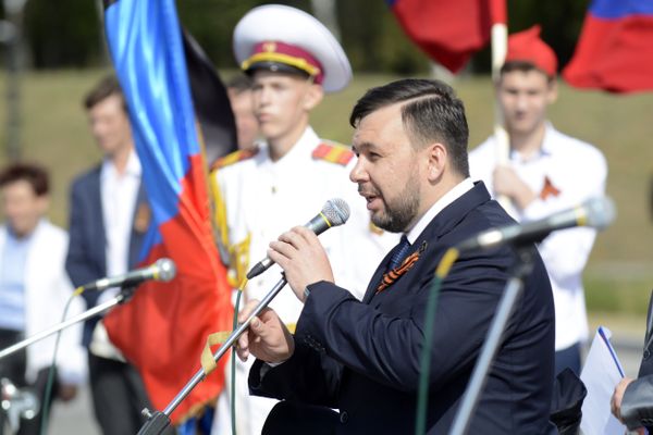Празднование освобождения Донбасса от фашистов в Донецке Празднование освобождения Донбасса от фашистов в Донецке