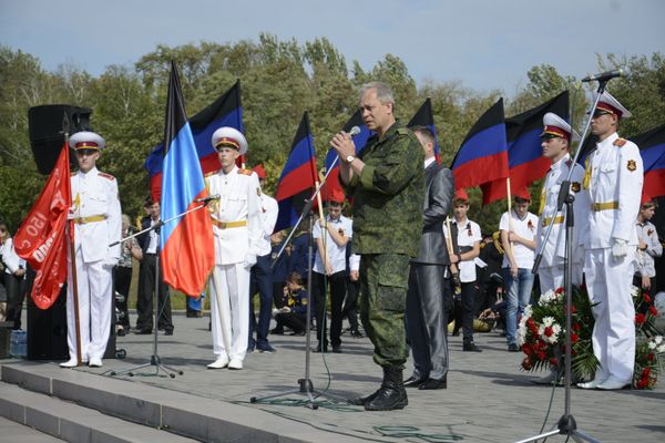 Празднование освобождения Донбасса от фашистов в Донецке Празднование освобождения Донбасса от фашистов в Донецке