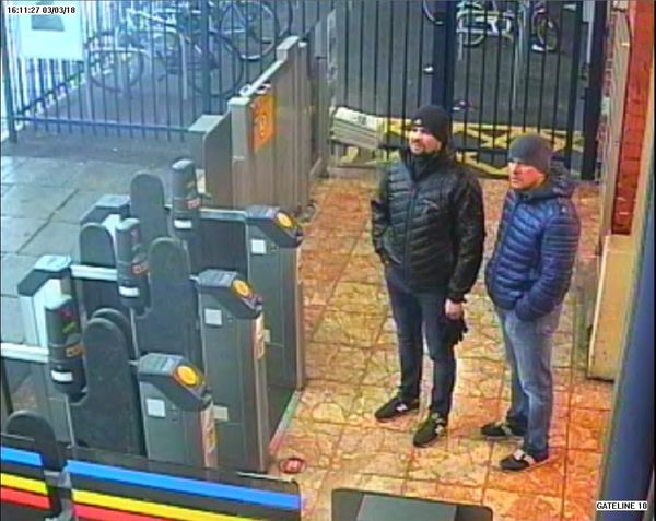 Фотография Александра Петрова и Руслана Боширова, подозреваемых полицией Лондона в отравлении Сергея и Юлии Скрипаль, на железнодорожной станции Солсбери 3 марта 2018