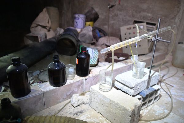 Химлаборатория боевиков в сирийском городе Дума