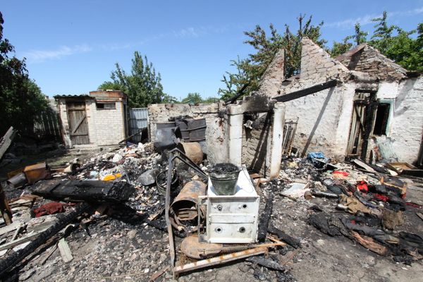 Последствия обстрела в Докучаевске Последствия обстрела в Докучаевске