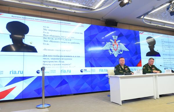 Брифинг Министерства обороны РФ по крушению Боинга-777 Брифинг Министерства обороны РФ по крушению Боинга-777