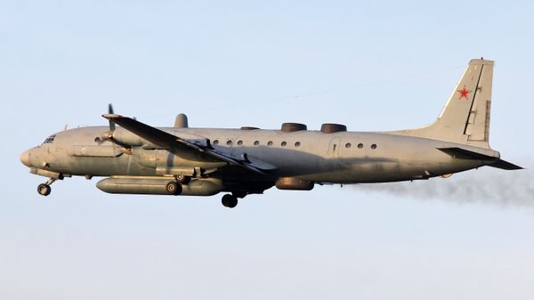 Самолет Ил-20 с российскими военными на борту потерпел крушение в Сирии