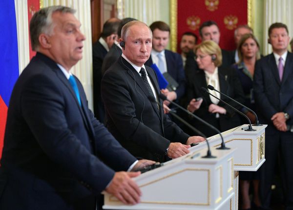 Встреча президента РФ В. Путина с премьер-министром Венгрии В. Орбаном