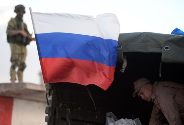 Раздача российской гуманитарной помощи населению Сирии