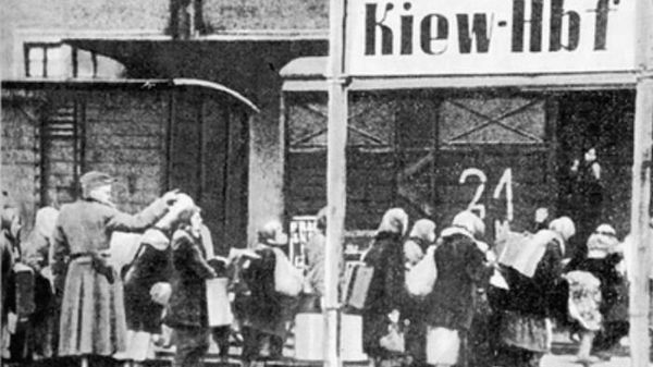 Киев Отправка киевлян на работу в Германию, конец 1941 или начало 1942 года.