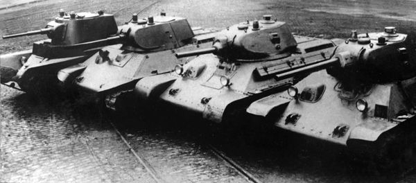 Танки БТ-7, А-20, А-32, Т-34 Танки БТ-7, А-20, А-32, Т-34