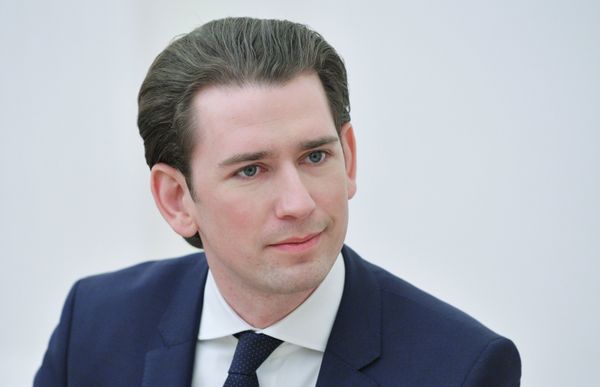 Президент РФ В. Путин встретился с канцлером Австрии С. Курцем