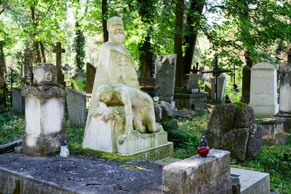 Лычаковское кладбище во ЛьвовеЛычаковское кладбище во Львове Лычаковское кладбище во ЛьвовеЛычаковское кладбище во Львове