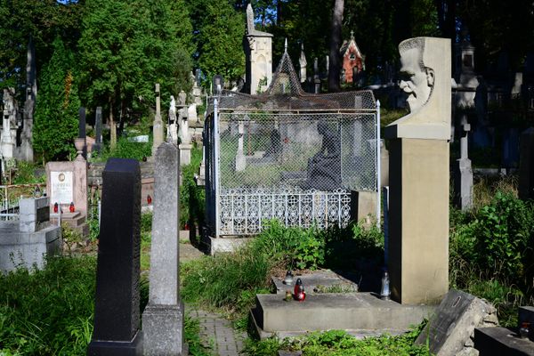 Лычаковское кладбище во Львове Лычаковское кладбище во Львове