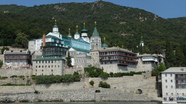 Русский Свято-Пантелеимонов монастырь на территории автономного монашеского государства Святой Горы Афон