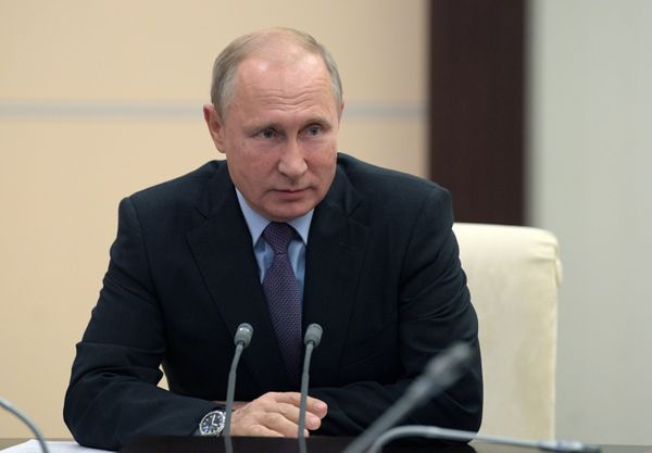 Президент РФ В. Путин провел заседание Совбеза РФ Президент РФ В. Путин провел заседание Совбеза РФ
