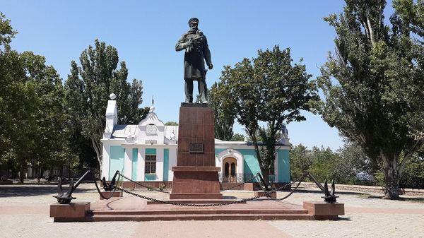 Памятник Степану Макарову в Николаеве (Украина) Памятник Степану Макарову в Николаеве (Украина)