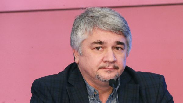 Ростислав Ищенко