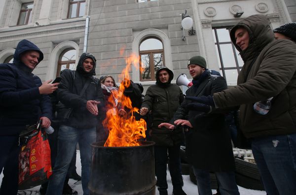 Акции с требованием включить отопление в городах Украины