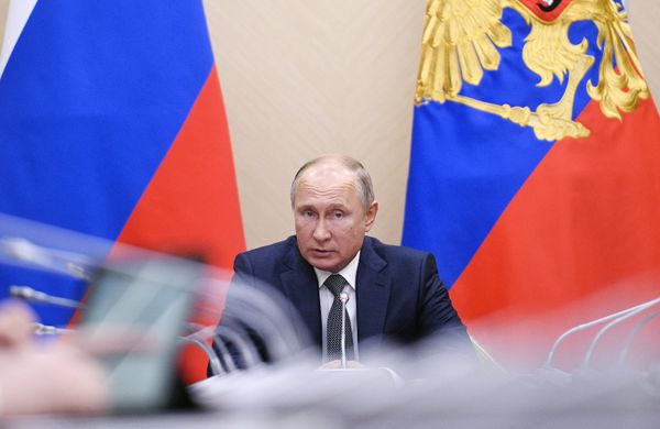 Президент РФ В. Путин провел совещание с членами правительства РФ