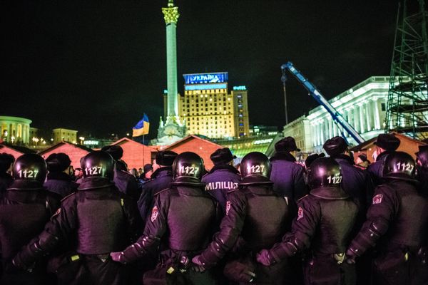 Спецподразделение Беркут пресекает попытки перекрыть Крещатик