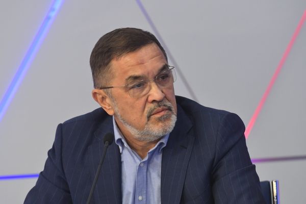 Искандер Хисамов Искандер Хисамов