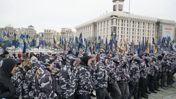 Национальный корпус митинг Киев флаг Национальный корпус митинг Киев флаг