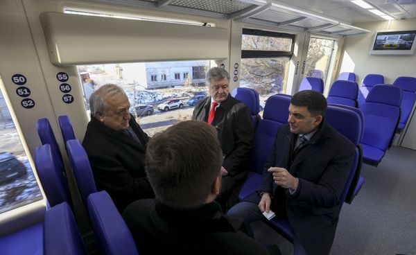 Порошенко Гройсман экспресс Борисполь аэропорт Порошенко Гройсман экспресс Борисполь аэропорт