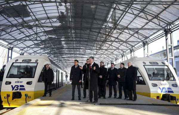 Порошенко Гройсман экспресс Борисполь аэропорт Порошенко Гройсман экспресс Борисполь аэропорт
