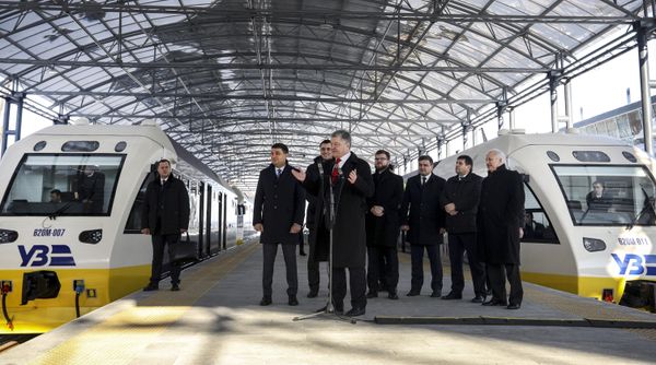 Порошенко Гройсман экспресс Борисполь аэропорт Порошенко Гройсман экспресс Борисполь аэропорт