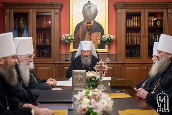Внеочередное заседание Священного синода канонической Украинской православной церкви