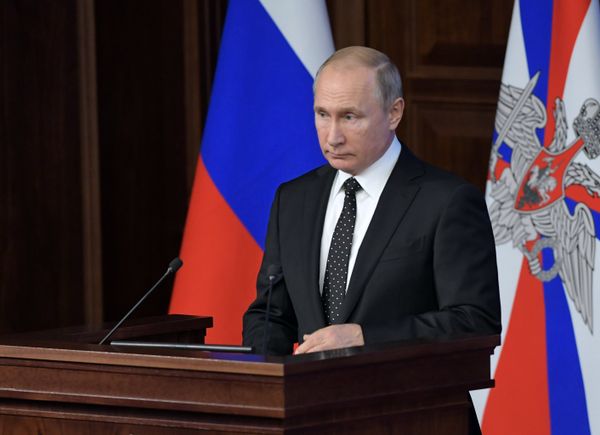 Президент РФ В. Путин принял участие в расширенном заседании коллегии министерства обороны РФ Президент РФ В. Путин принял участие в расширенном заседании коллегии министерства обороны РФ