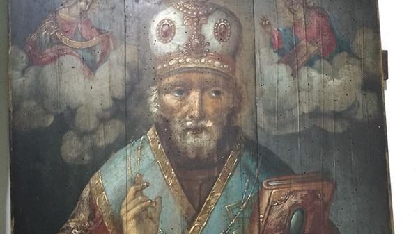 икона с изображением Николая Чудотворца и городе Переяславе-Хмельницком, Киевской области, в музее под открытым небом икона с изображением Николая Чудотворца и городе Переяславе-Хмельницком, Киевской области, в музее под открытым небом