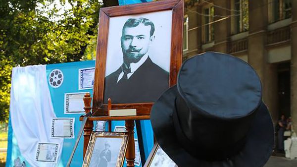 Александр Ханжонков
