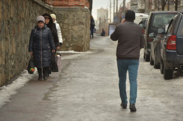 Гололед снег Киев зима Гололед снег Киев зима