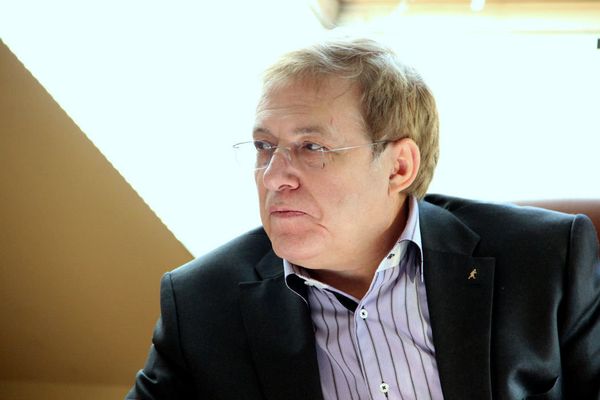 Главный редактор еженедельника 2000 Сергей Кичигин